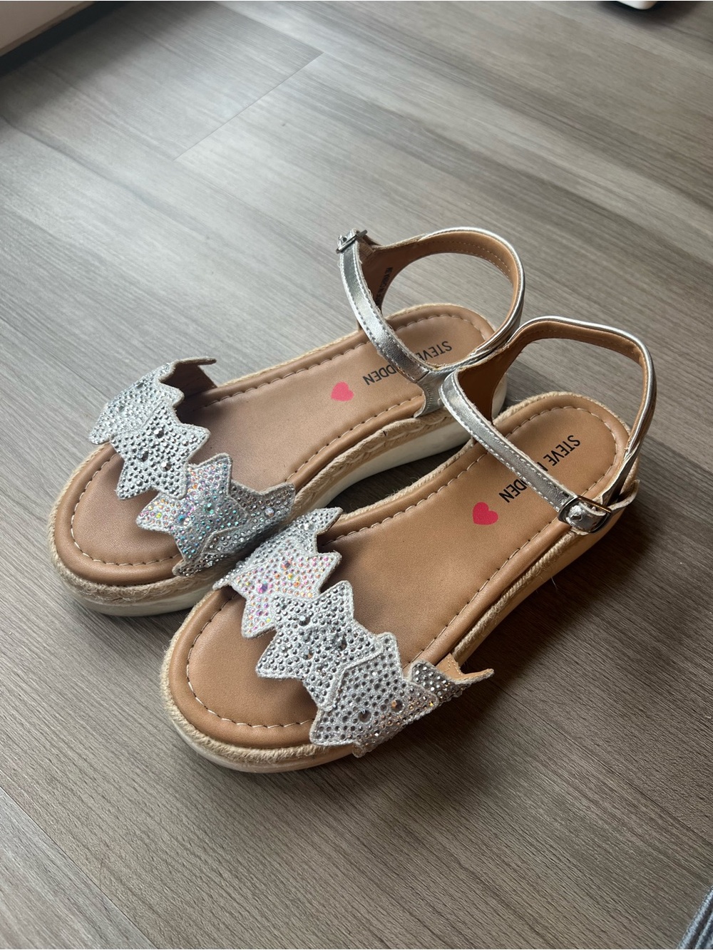 Steve Madden Girls' Silver Star-Strap Sandals